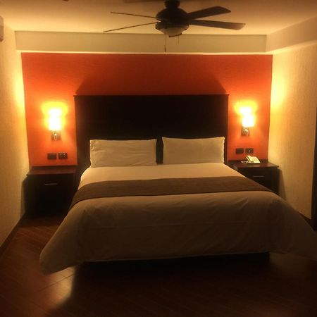 Hotel Victoria Inn Сан-Хуан-дель-Рио Экстерьер фото